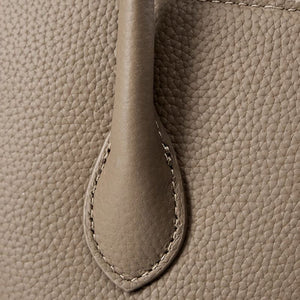 Bolsa-de-Ombro-Marais-Warm-Taupe-08